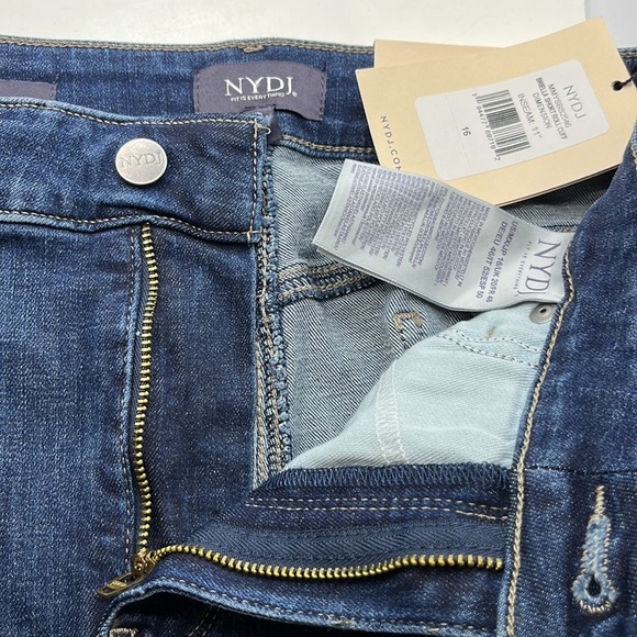 NYDJ Briella Short Roll Cuff NWT Shorts Size 16 - Picture 16 of 16